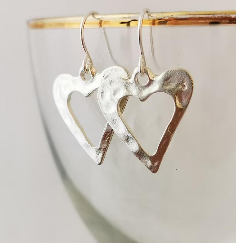 Irregular Retro Heart-shaped Earrings - LOX VAULT