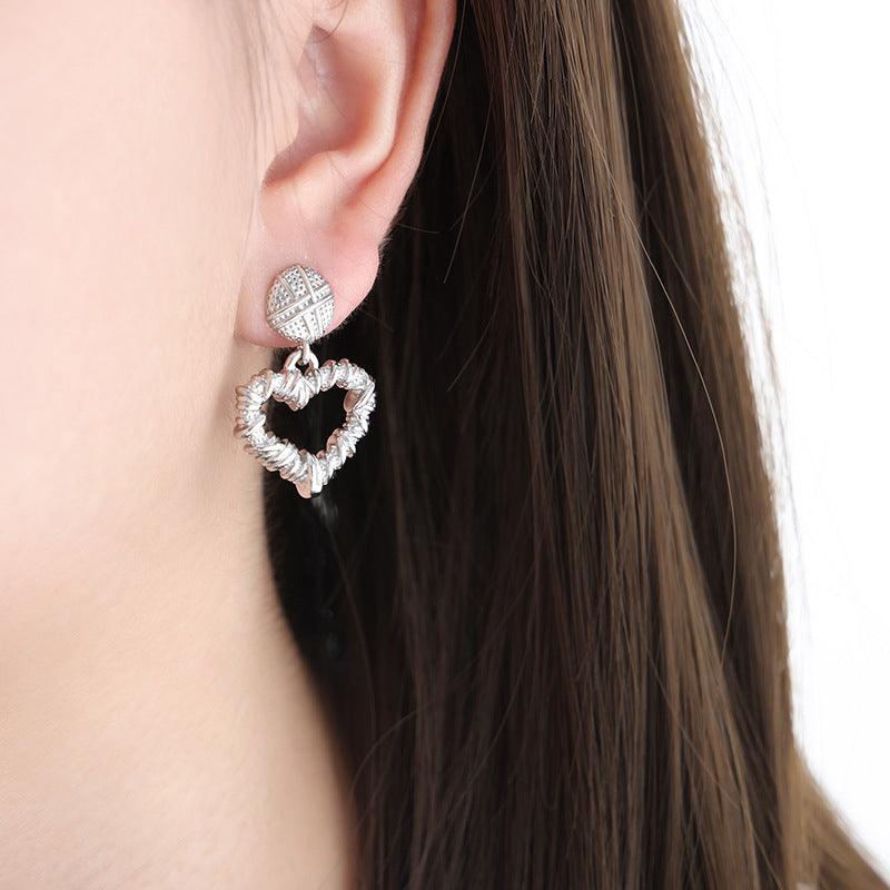 Retro Hollow Heart Earrings - LOX VAULT
