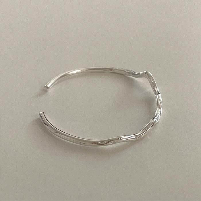 925 Sterling Silver Simple Twisted Shaped Mobius Bracelet - Lox Vault