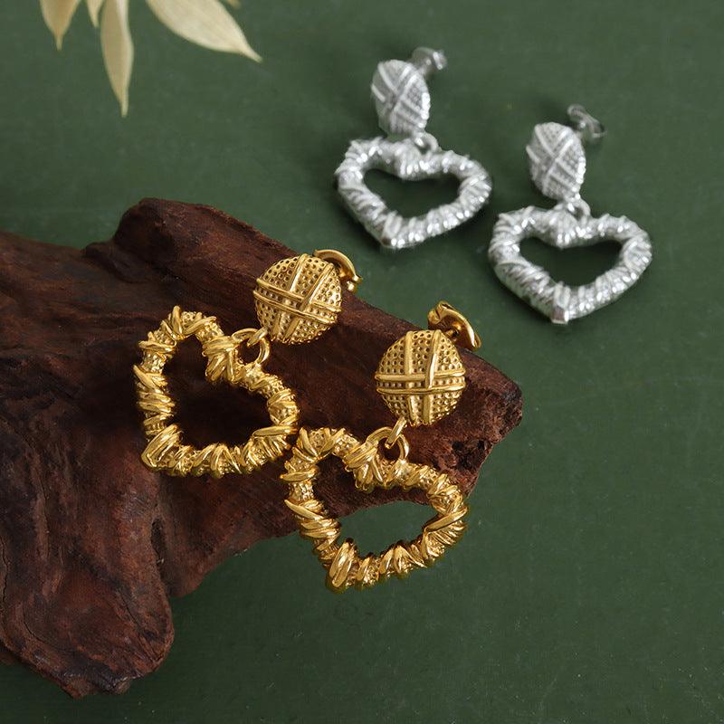 Retro Hollow Heart Earrings - LOX VAULT