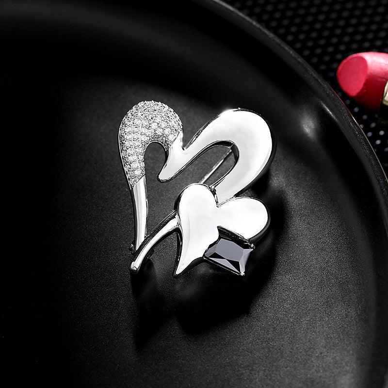 Buckle Heart-to-heart Brooch - LOX VAULT